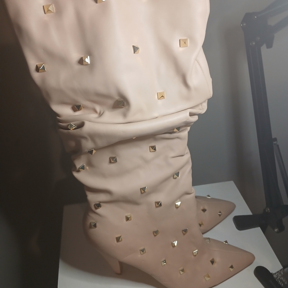 Zara Cream and Gold Heeled Boots with Elegant Design